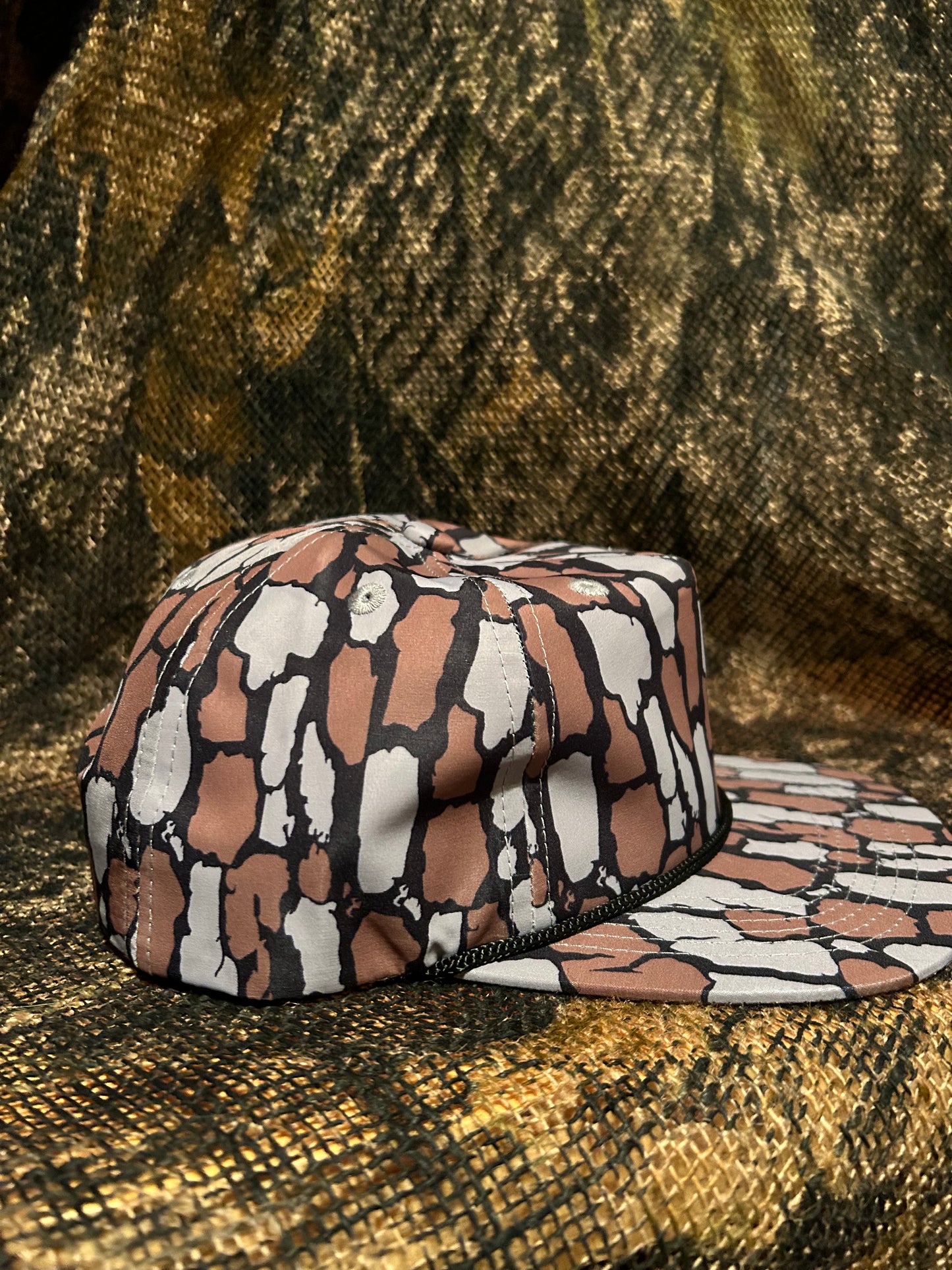 Vintage Oak Camo ropebrim SnapBack hat